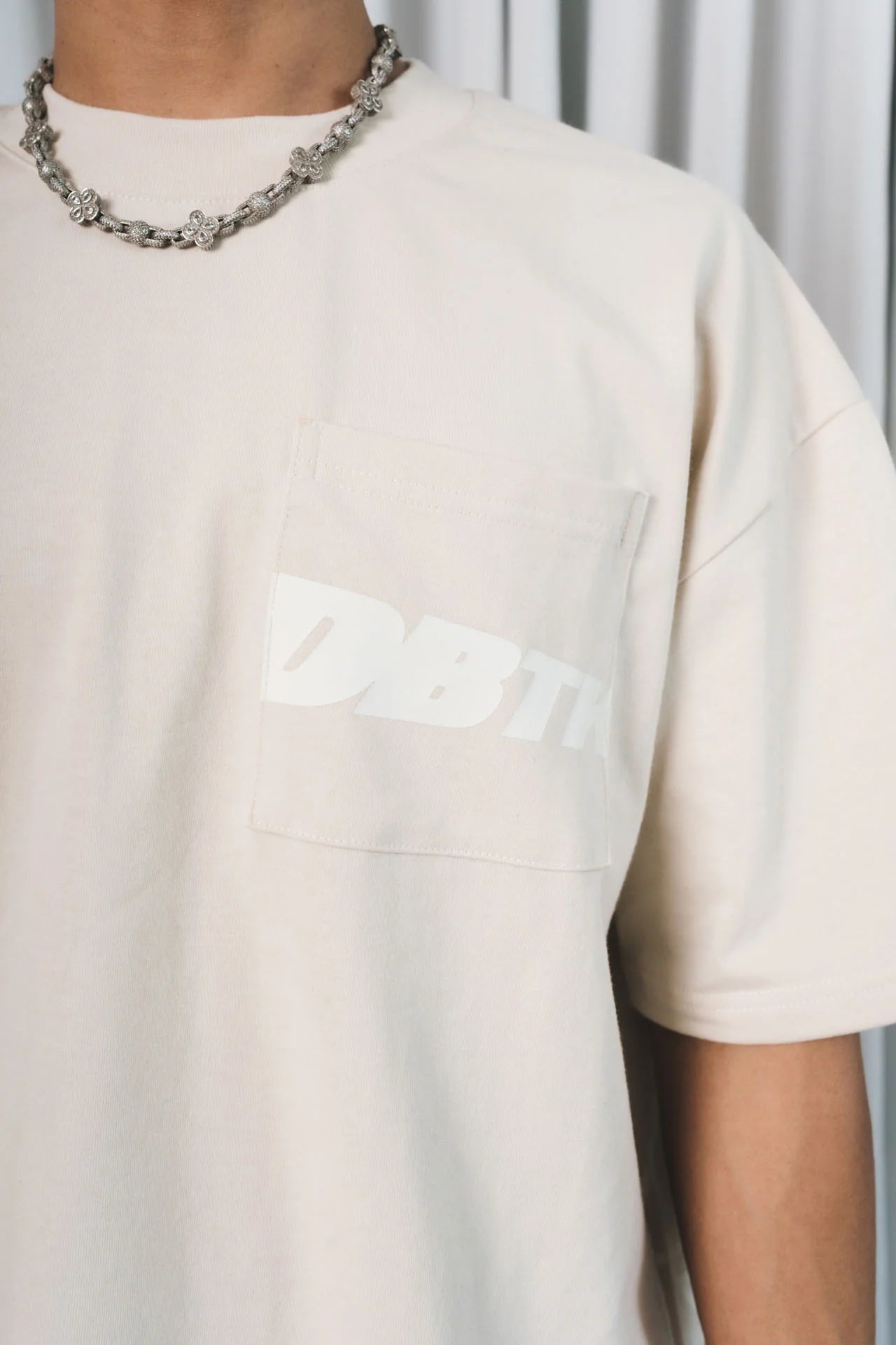Slant Pocket Tee - Beige & Cream