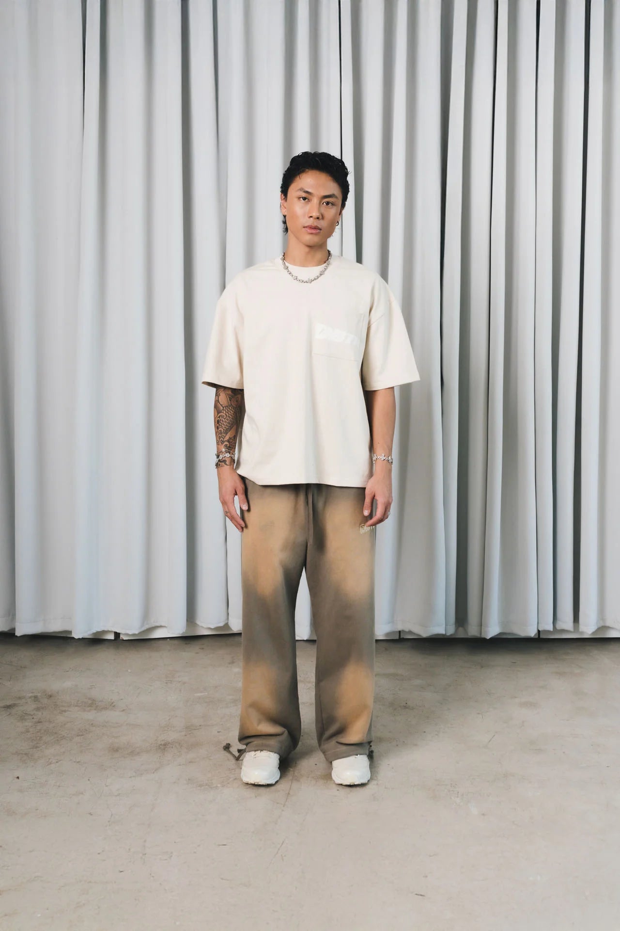 Slant Pocket Tee - Beige & Cream