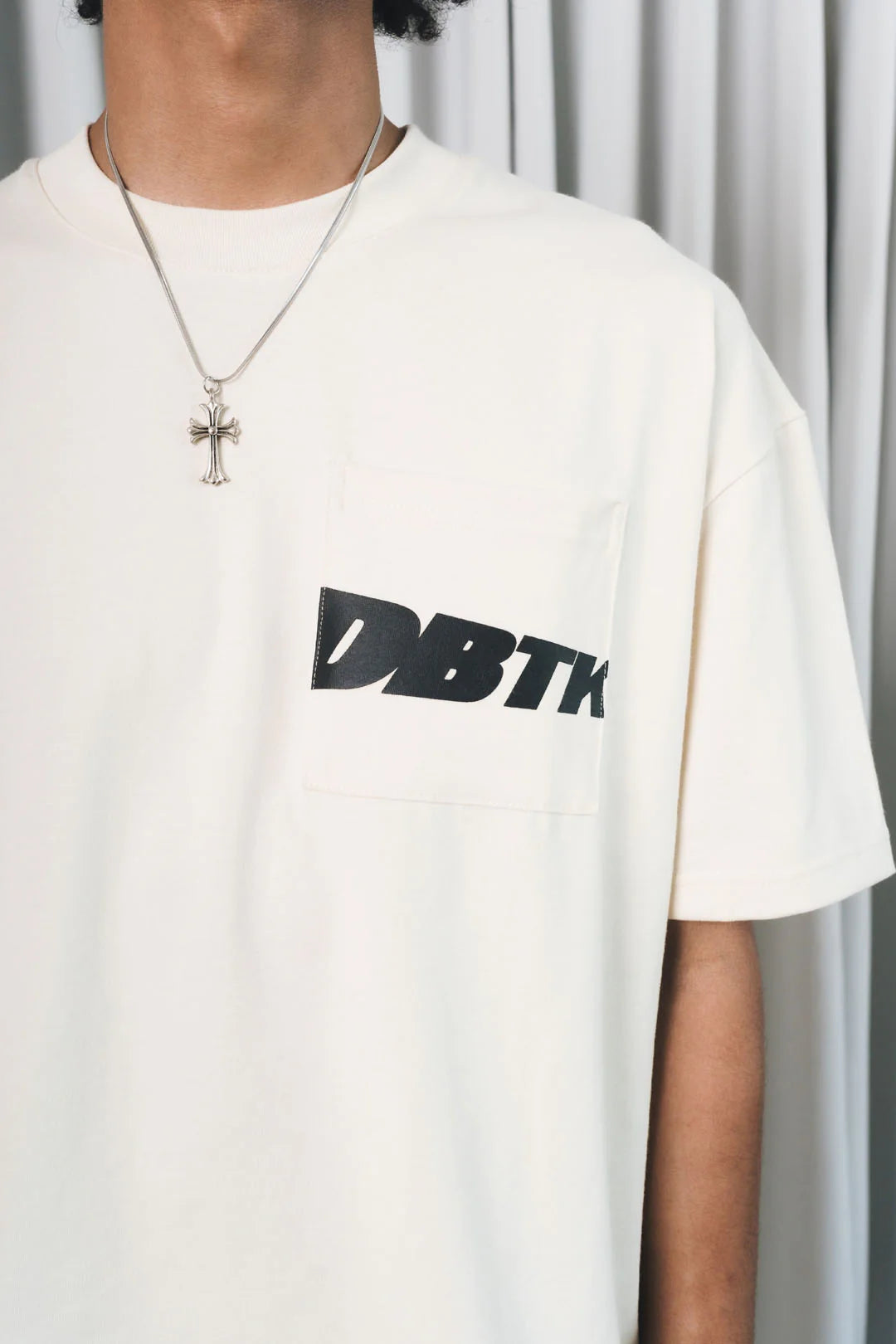 Slant Pocket Tee - Cream & Black